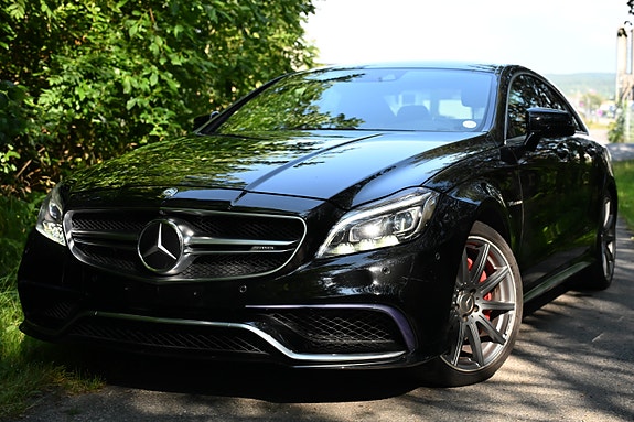 Mercedes-Benz CLS63 2 of 5