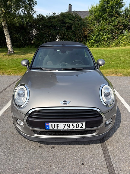MINI Cooper 2 of 5