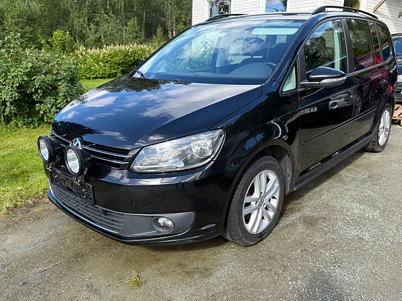Volkswagen Touran 3 of 5