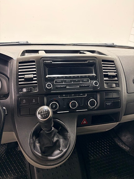 Volkswagen Transporter 13 of 15