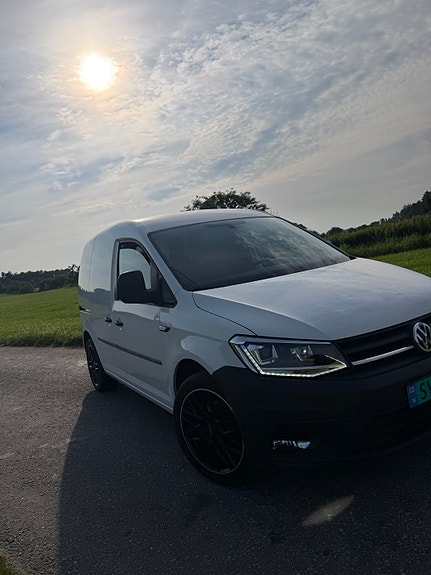 Volkswagen Caddy 2 of 5