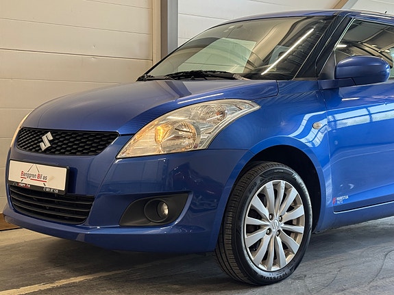 Suzuki Swift 3 of 5
