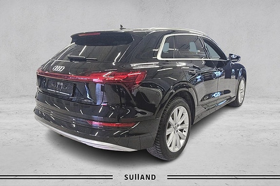 Audi e-tron 5 of 5