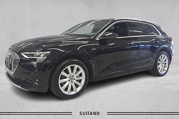 Audi e-tron 2 of 5