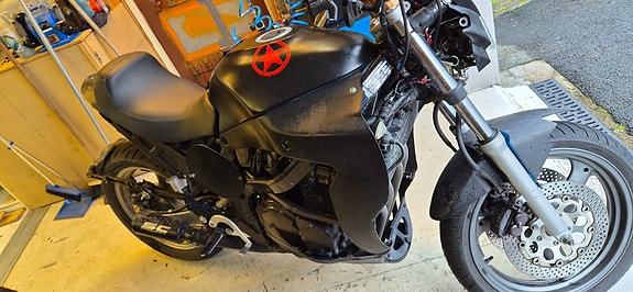 Suzuki GSX 600 F 3 of 5