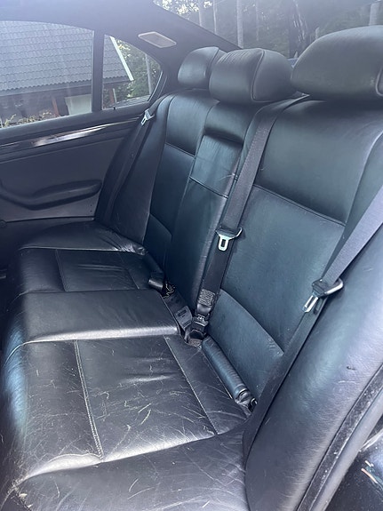 BMW 320d 4 of 5