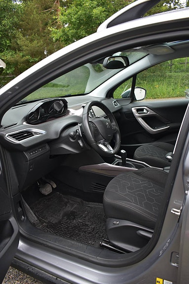 Peugeot 2008 25 of 30