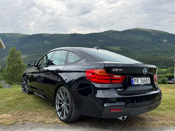 BMW 328i 3 of 5