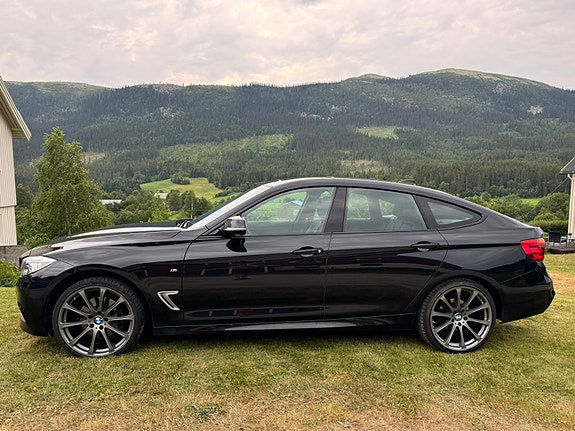 BMW 328i 2 of 5