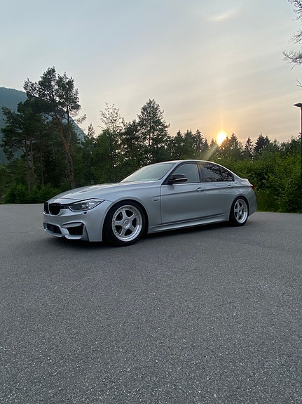 BMW 318d 5 of 5