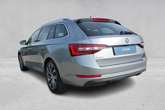 Skoda Superb 3 of 5