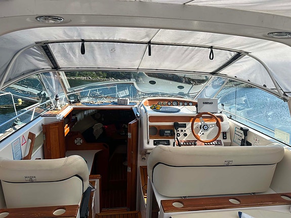 Marex 290 Sun Cruiser 2001 – 1353 timer – Høst tilbud 10 of 30
