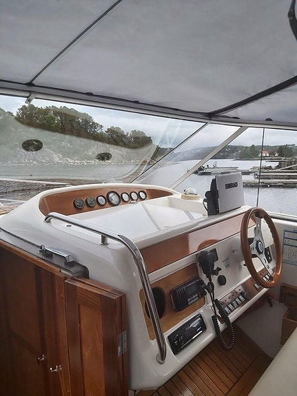 Marex 290 Sun Cruiser 2001 – 1353 timer – Høst tilbud 8 of 30
