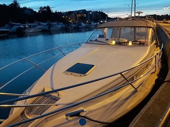 Marex 290 Sun Cruiser 2001 – 1353 timer – Høst tilbud 3 of 30