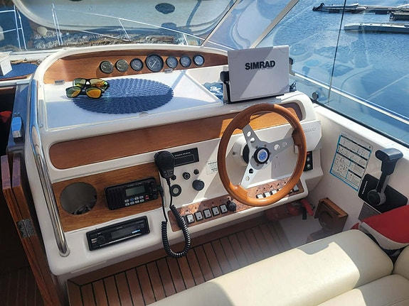 Marex 290 Sun Cruiser 2001 – 1353 timer – Høst tilbud 9 of 30
