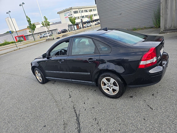 Volvo S40 4 of 5