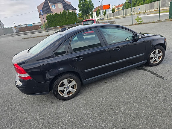 Volvo S40 3 of 5