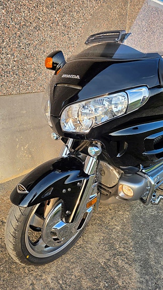 Honda GL 1800 Goldwing 3 of 5