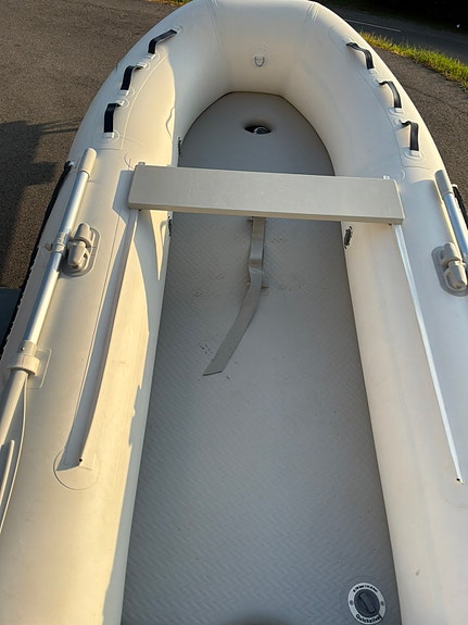 QuickSilver 320 Air deck 5 of 5