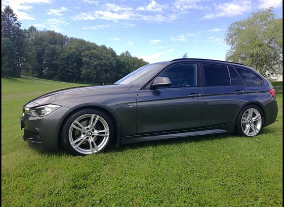 BMW 320d 3 of 5