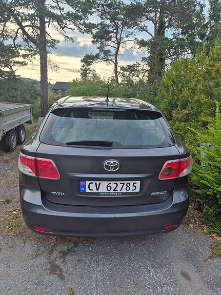 Toyota Avensis 3 of 5