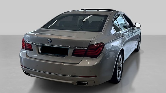 BMW 740d 7 of 30