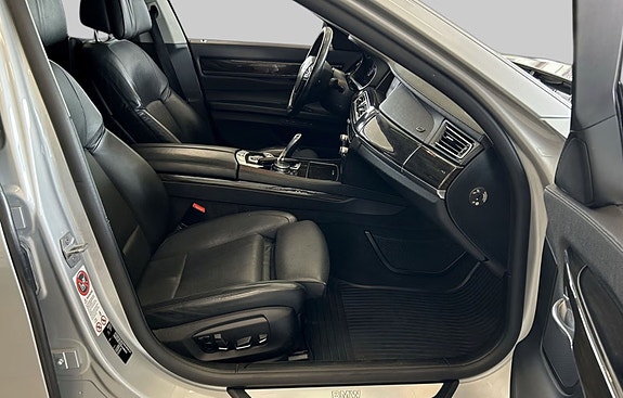 BMW 740d 12 of 30
