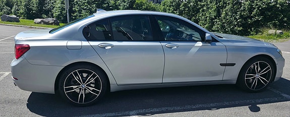 BMW 740d 3 of 30