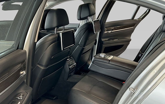 BMW 740d 15 of 30