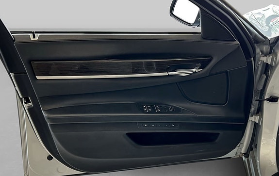 BMW 740d 19 of 30