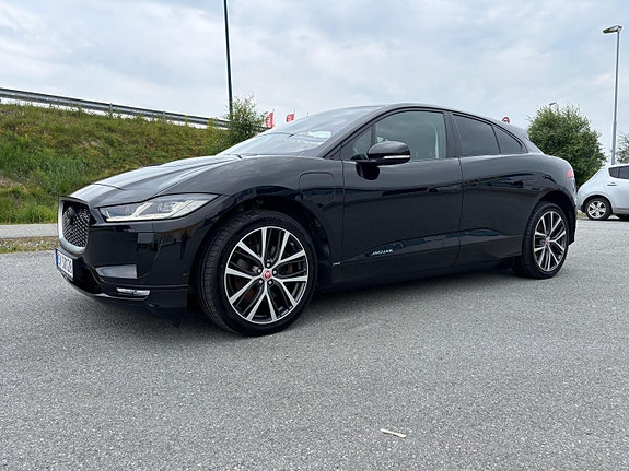 Jaguar I-PACE 4 of 5