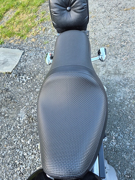 Harley-Davidson CUSTOM 24 of 29