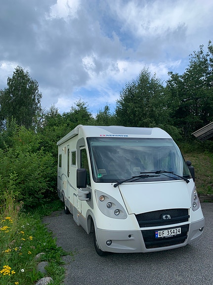 Adria Adriatik Vision i 677 SP (under 7m) 2 of 5