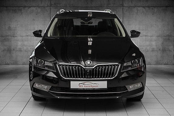 Skoda Superb 4 of 5