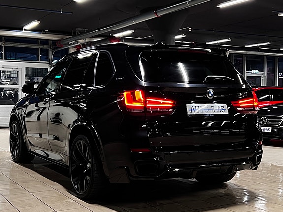 BMW X5 3 of 5
