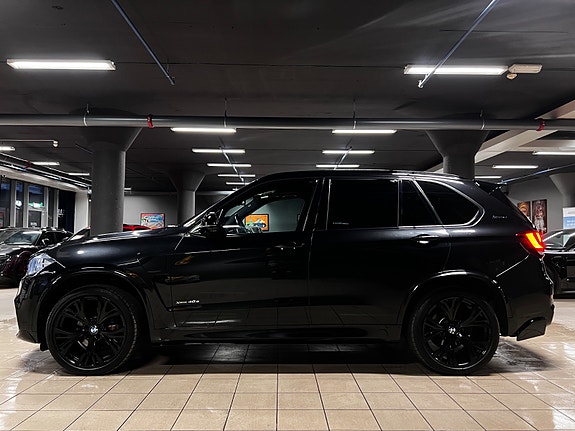 BMW X5 2 of 5