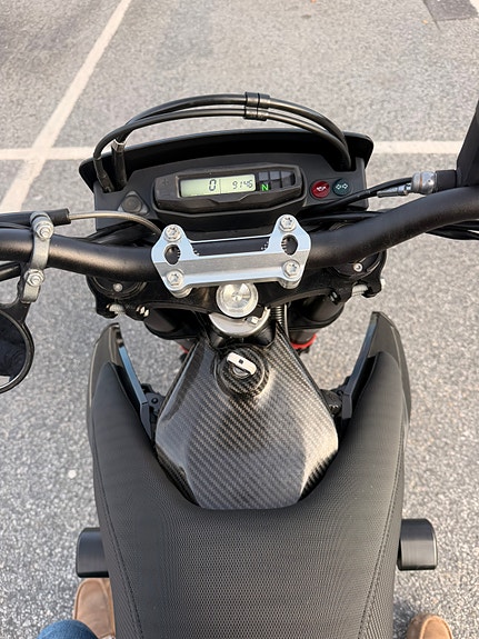 Husqvarna 701 Supermoto 9 of 12