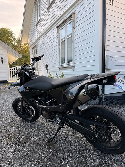 Husqvarna 701 Supermoto 6 of 12