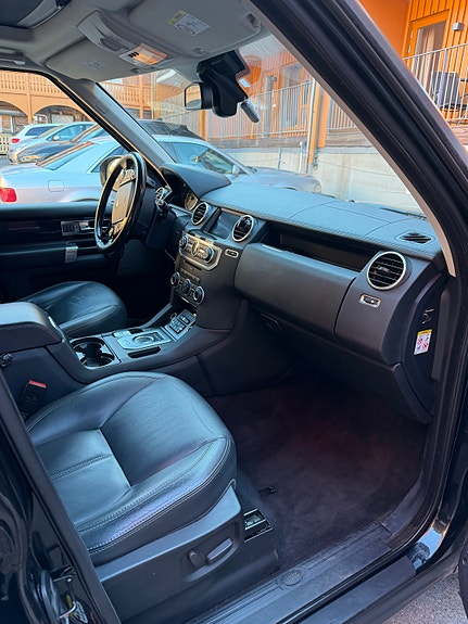 Land Rover Discovery 4 5 of 5