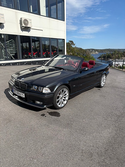BMW 325i 12 of 14