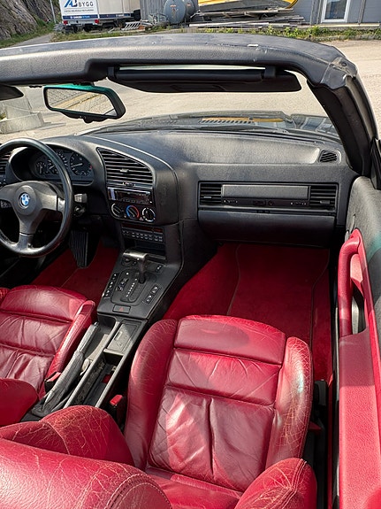 BMW 325i 10 of 14