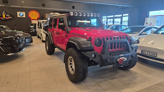 Jeep Wrangler Unlimited 3 of 5