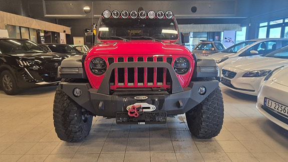 Jeep Wrangler Unlimited 2 of 5