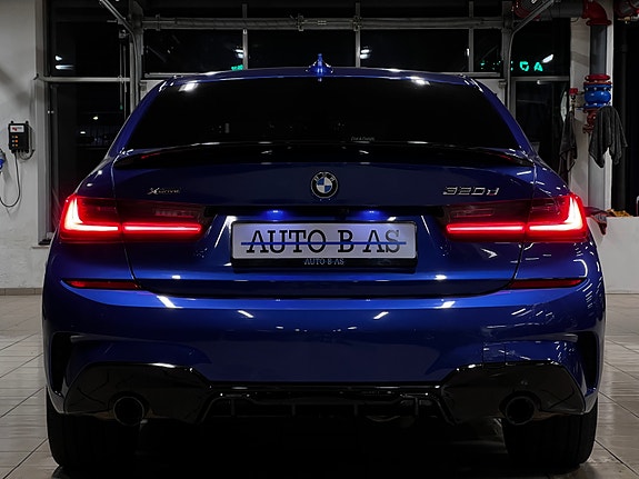 BMW 320d 4 of 5