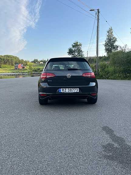 Volkswagen Golf VII 4 of 5