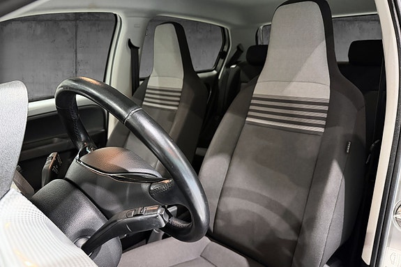 Volkswagen UP! 10 of 24