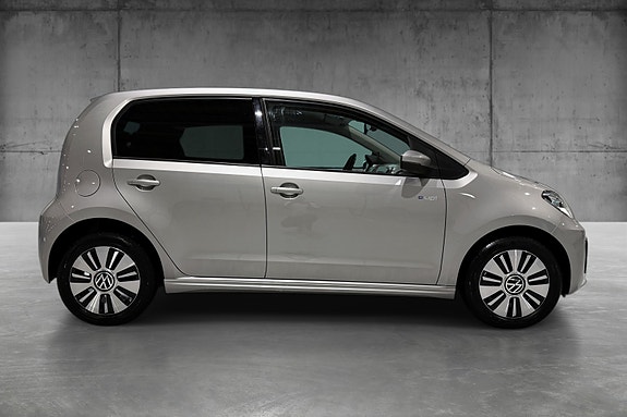 Volkswagen UP! 4 of 5