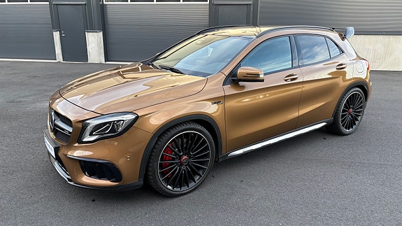 Mercedes-Benz GLA45 5 of 30