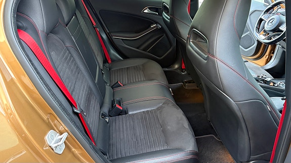Mercedes-Benz GLA45 24 of 30