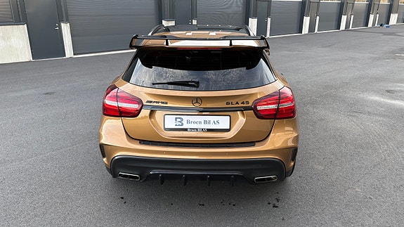 Mercedes-Benz GLA45 12 of 30